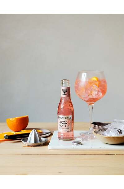 x 24 Fever-Tree Refreshingly Light Aromatic Tonic Water Bottle Case 200ml